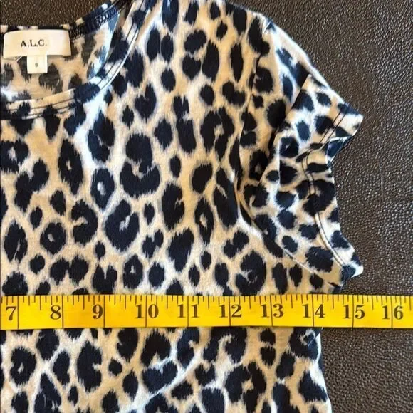 A.L.C. Women's  Leopard Print Short Sleeve Top slightly Cropped size Small - Picture 8 of 8